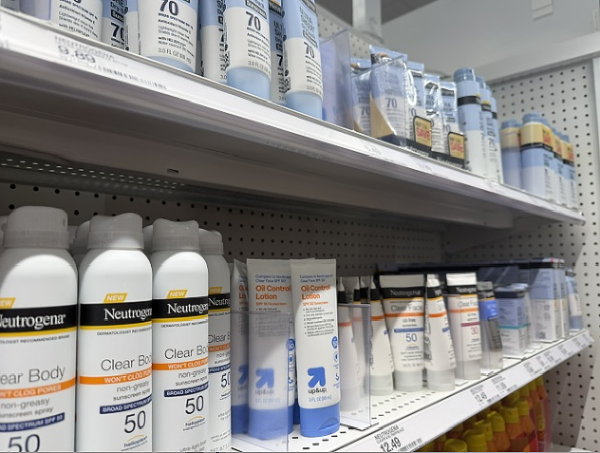 You can simply go to the store to buy sunscreen, but some still choose not to use it.